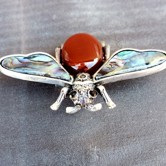 New Red Agate and Abalone Shell Bee Pin Brooch. - Picture 11 of 13